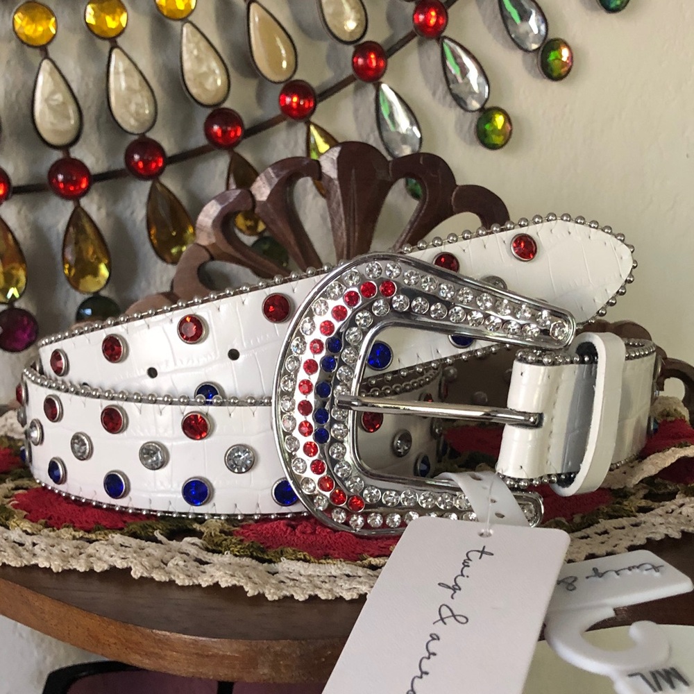 NWT Twig & Arrow White Belt with Red, Blue & Clear Rhinestones